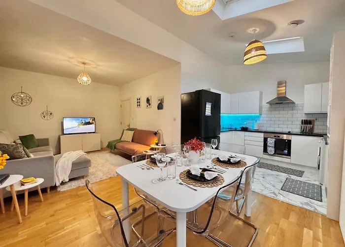 Modern 1-Bed Apt 30Min To Central London & Parking