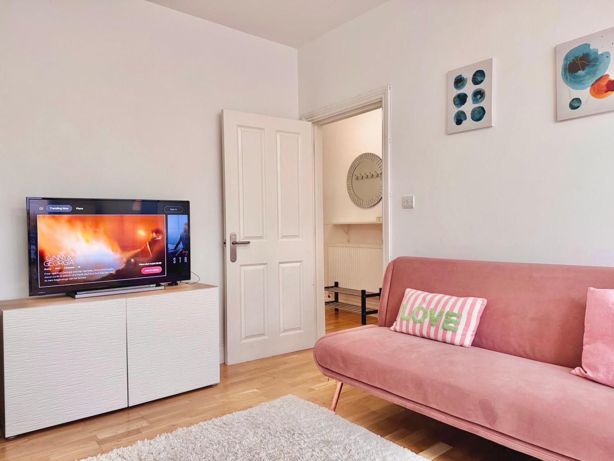 Modern 1-bed 30min To & Parking * Londres